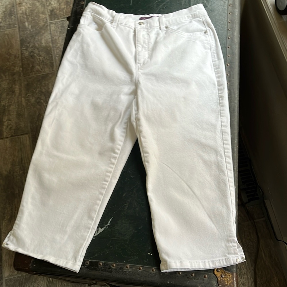 Gloria Vanderbilt Women’s Capri- white- size 10